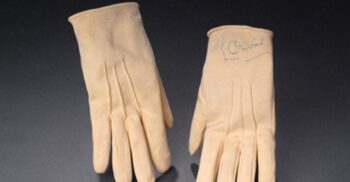 Gloves worn by Laurence Olivier as ‘Archie Rice’ in ’The Entertainer’ at the Royal Court Theatre, 1957.